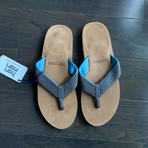 harimari mens sandals- never worn